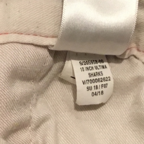 Old Navy Shark Chino Shorts Size 28 Ultimate Slim - Picture 7 of 8